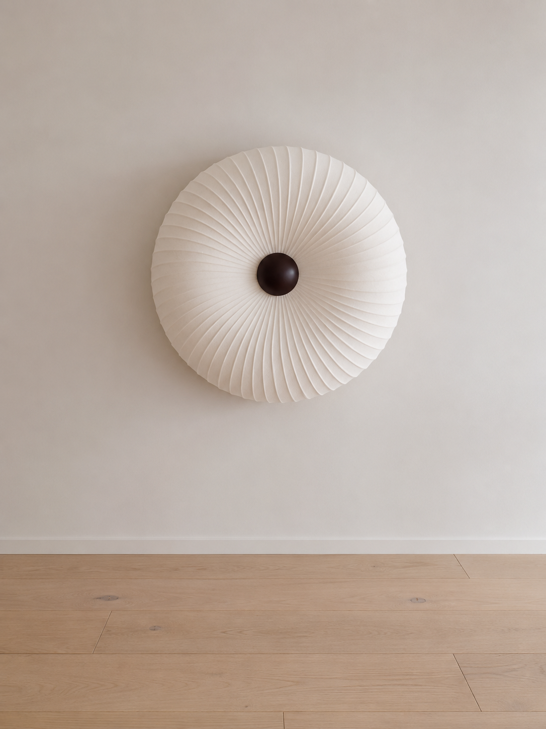 Lilac Ø130 cm in burnished brass – showroom